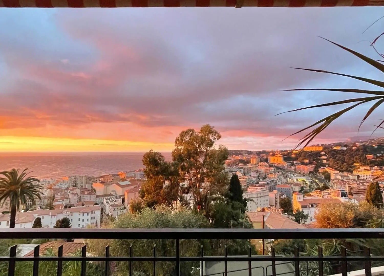 2 Pieces, Vue Mer Panoramique Menton Apartment
